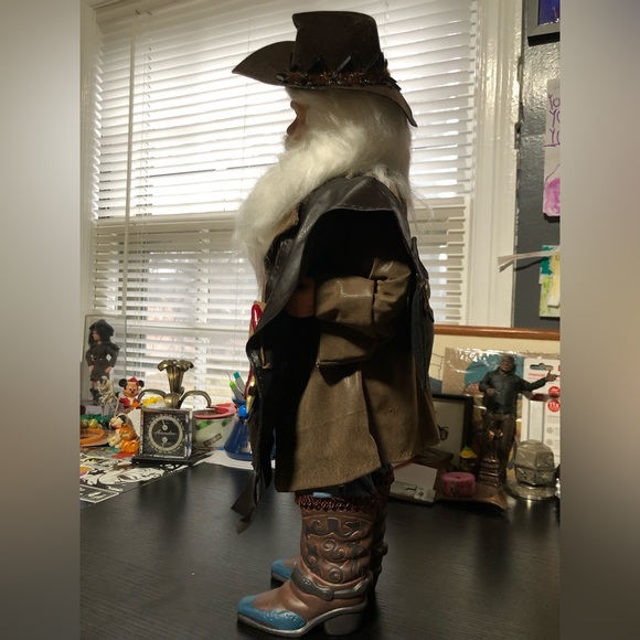 Cowboy Santa Figure - Picture 7 of 12